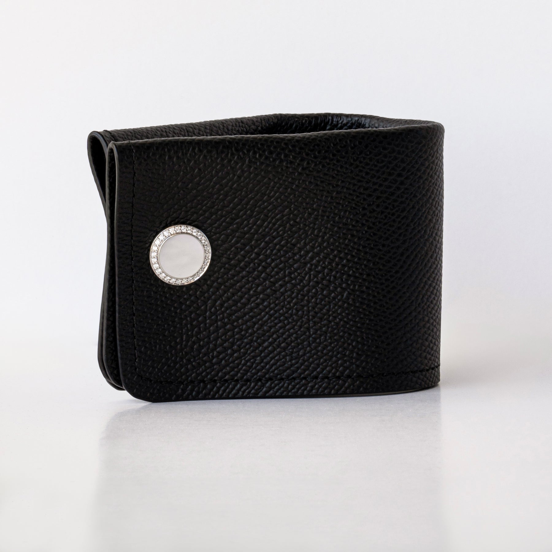 The folded VALEUR Cuir Noir cuff